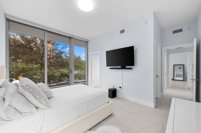 650 NE 32nd St BH4, Miami, FL 33137