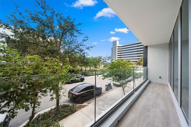 650 NE 32nd St BH4, Miami, FL 33137