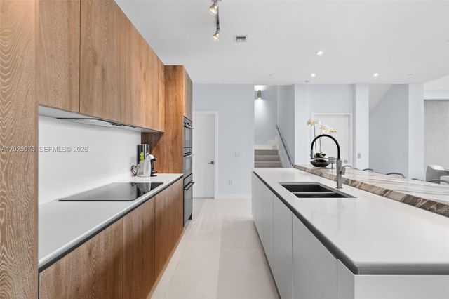 650 NE 32nd St BH4, Miami, FL 33137