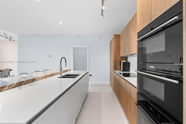650 NE 32nd St BH4, Miami, FL 33137