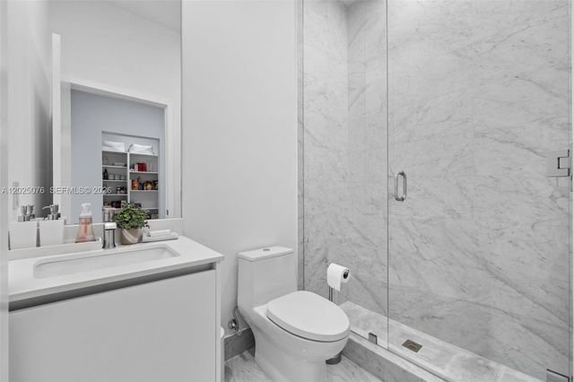650 NE 32nd St BH4, Miami, FL 33137
