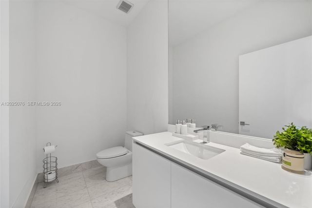 650 NE 32nd St BH4, Miami, FL 33137