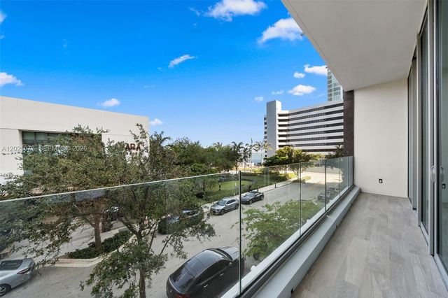 650 NE 32nd St BH4, Miami, FL 33137