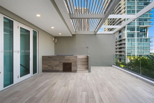 650 NE 32nd St BH4, Miami, FL 33137