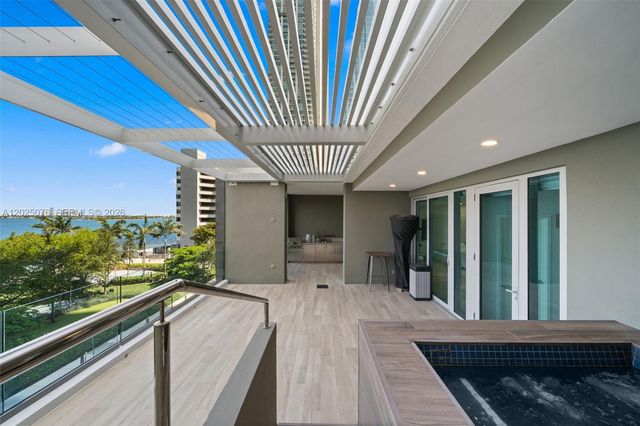 650 NE 32nd St BH4, Miami, FL 33137