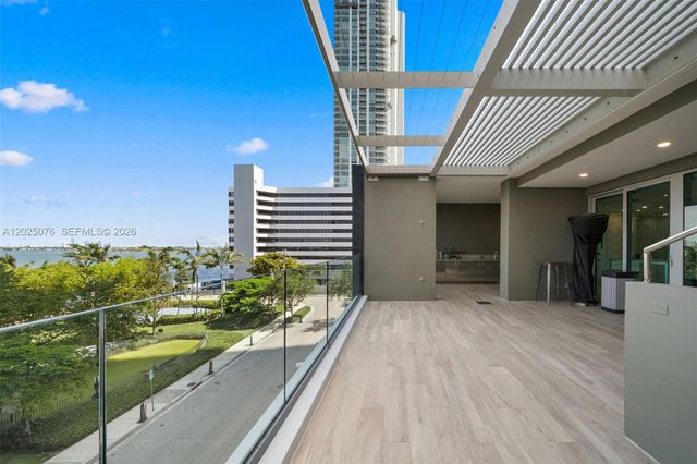 650 NE 32nd St BH4, Miami, FL 33137