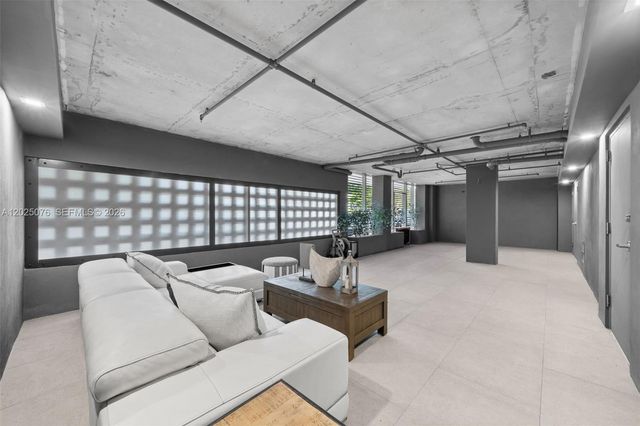 650 NE 32nd St BH4, Miami, FL 33137