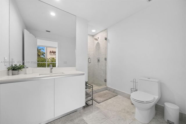 650 NE 32nd St BH4, Miami, FL 33137