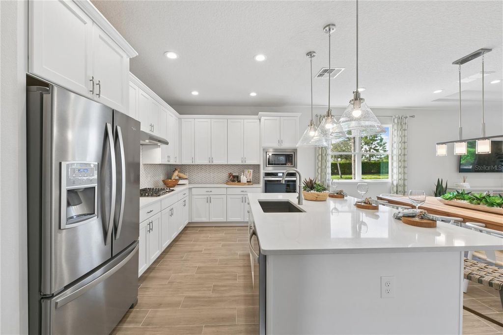 Image 2 of property listing at 2418 PARK RIDGE STREET, Apopka, FL 32712