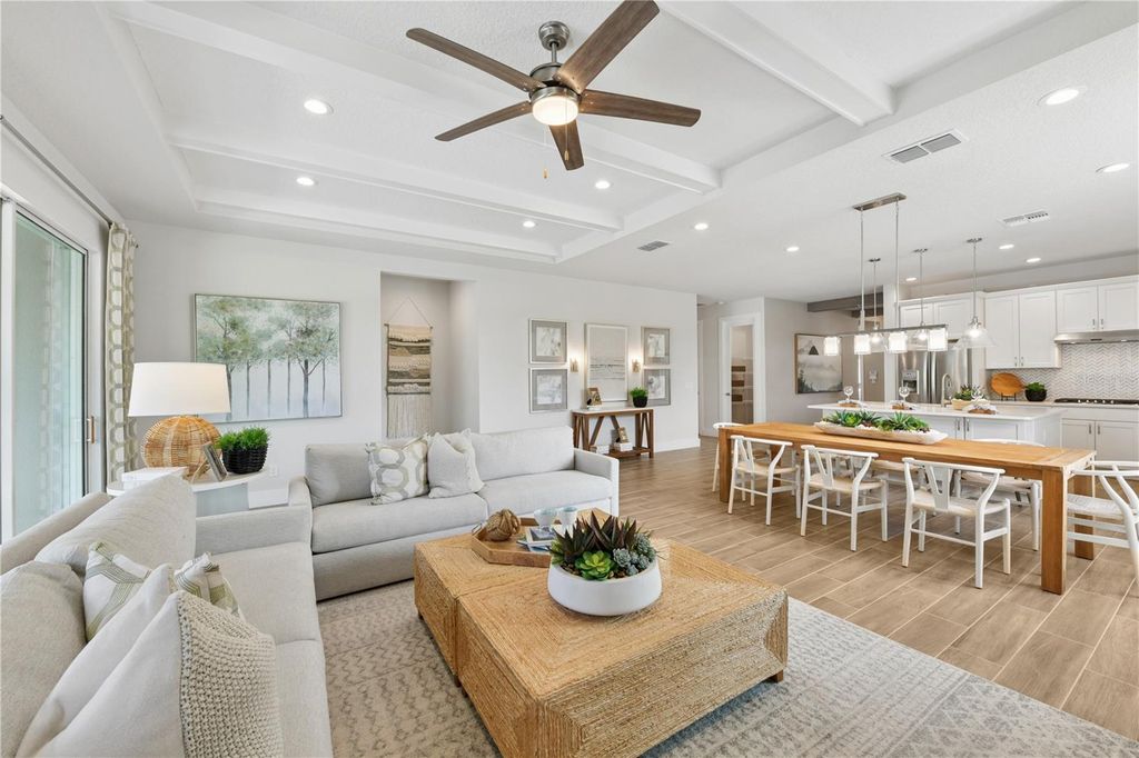 Image 5 of property listing at 2418 PARK RIDGE STREET, Apopka, FL 32712