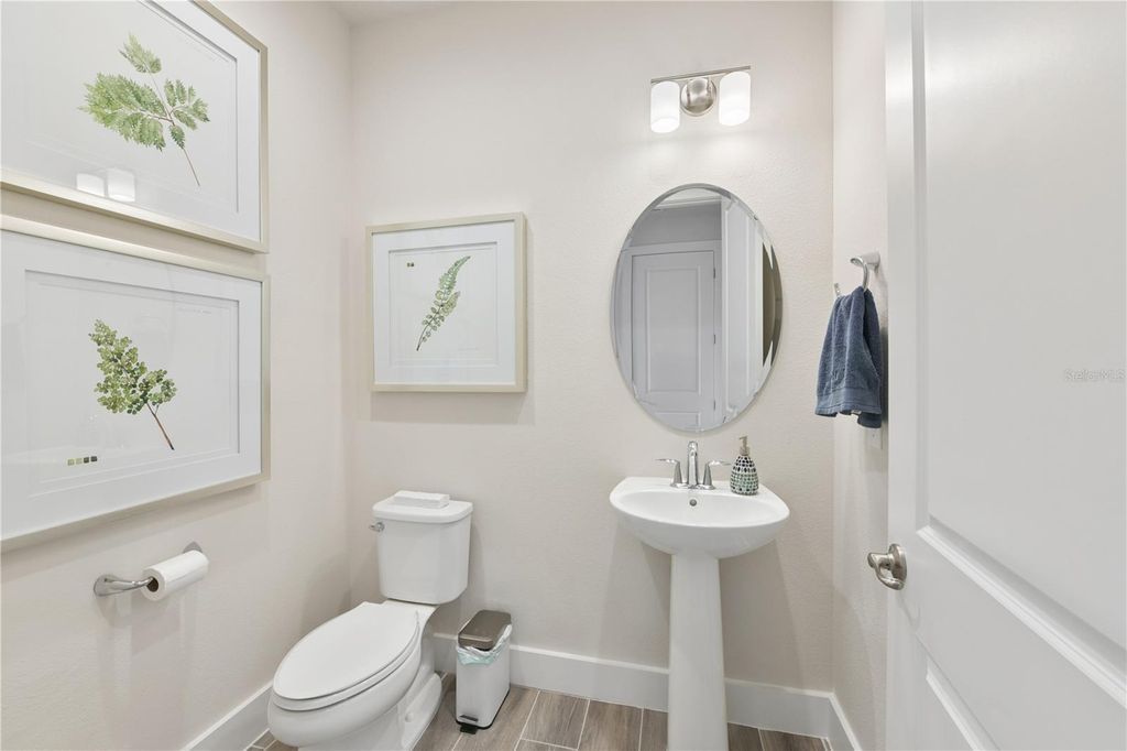 Image 9 of property listing at 2418 PARK RIDGE STREET, Apopka, FL 32712