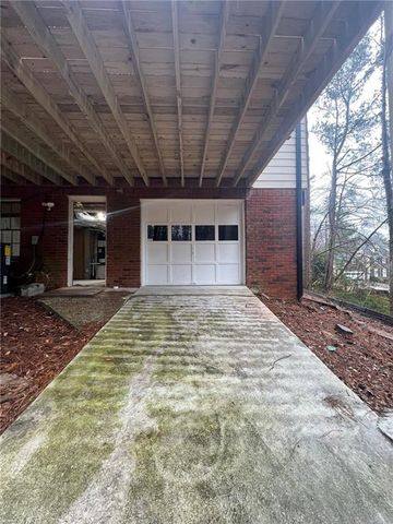 2388 Dakota SW Trail, Lilburn, GA 30047