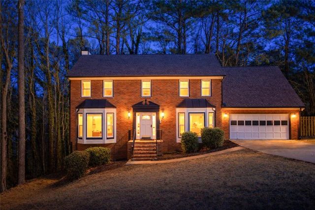 2388 Dakota SW Trail, Lilburn, GA 30047