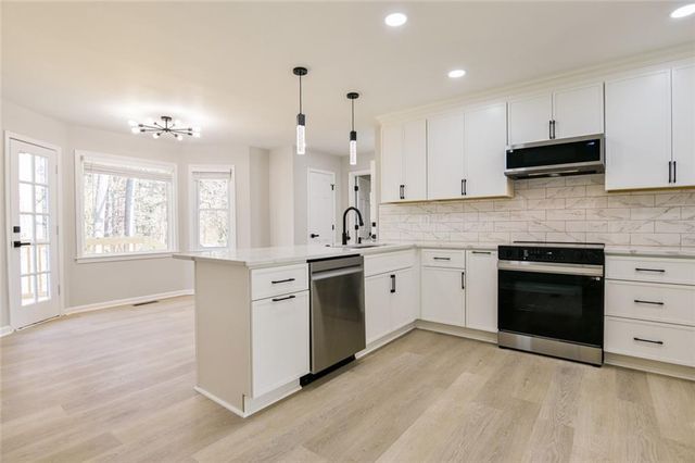 2388 Dakota SW Trail, Lilburn, GA 30047