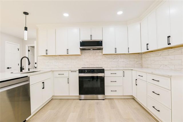 2388 Dakota SW Trail, Lilburn, GA 30047