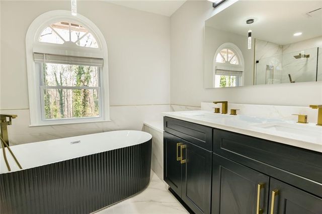 2388 Dakota SW Trail, Lilburn, GA 30047