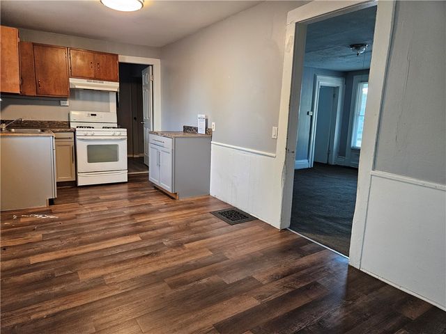 25 Saltonstall St, Canandaigua City, NY 14424