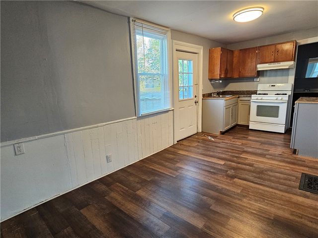 25 Saltonstall St, Canandaigua City, NY 14424