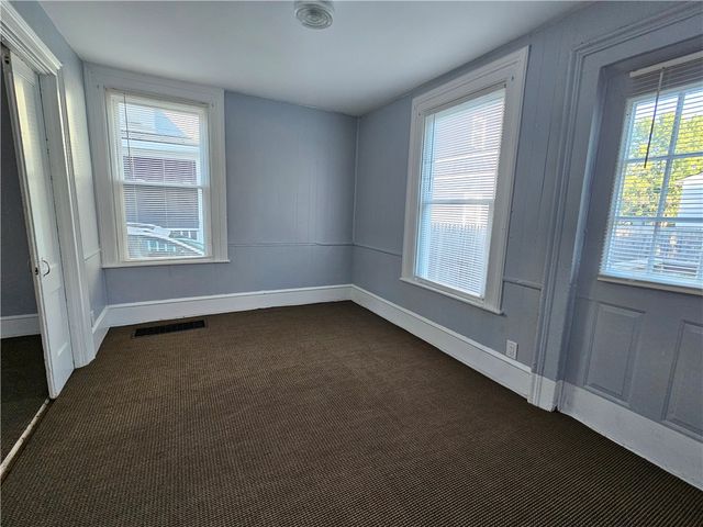 25 Saltonstall St, Canandaigua City, NY 14424