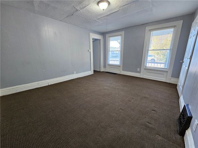 25 Saltonstall St, Canandaigua City, NY 14424