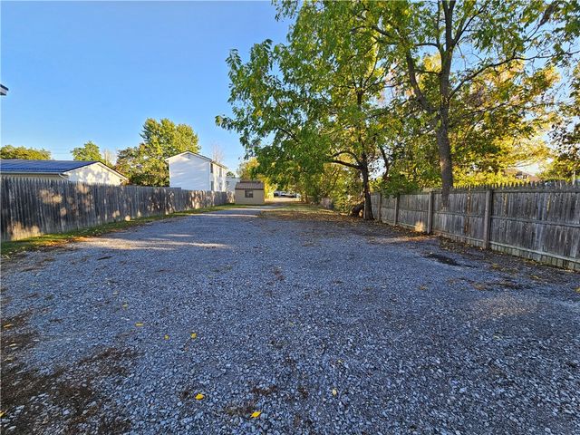 25 Saltonstall St, Canandaigua City, NY 14424