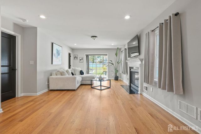 1718 WEST 4TH Street, Piscataway, NJ 08854