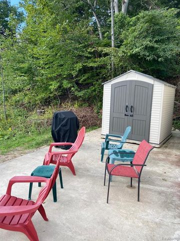 6103 Lakeshore Road 122, Lexington, MI 48450