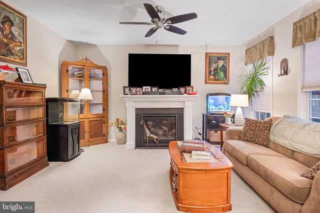 10 SOUTH AVE, Swedesboro, NJ 08085