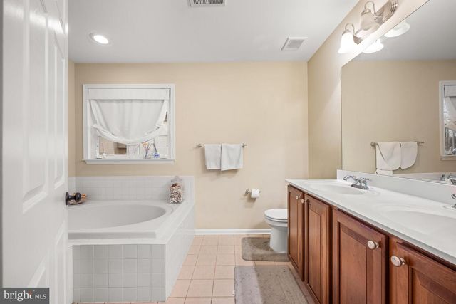 10 SOUTH AVE, Swedesboro, NJ 08085