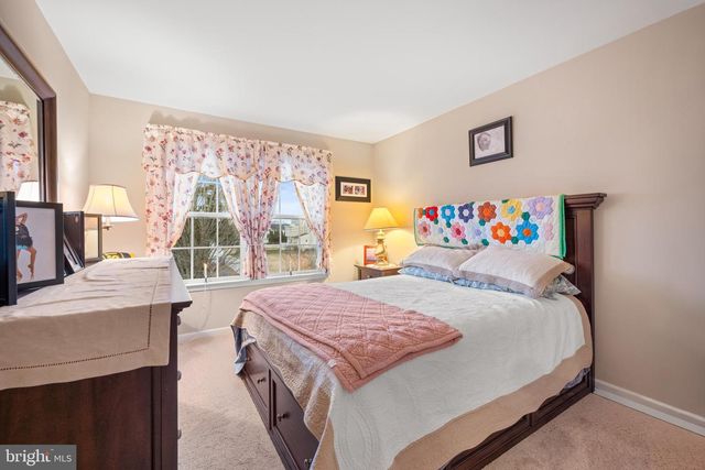 10 SOUTH AVE, Swedesboro, NJ 08085