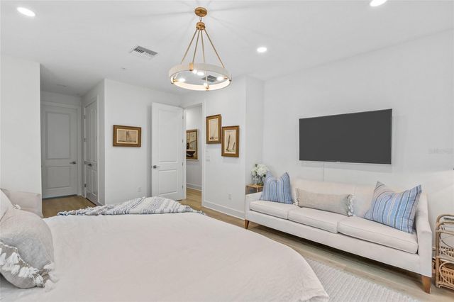 266 PARK LAKE STREET 14, Orlando, FL 32803