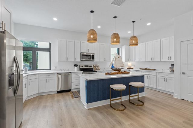 266 PARK LAKE STREET 14, Orlando, FL 32803