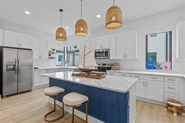 266 PARK LAKE STREET 14, Orlando, FL 32803