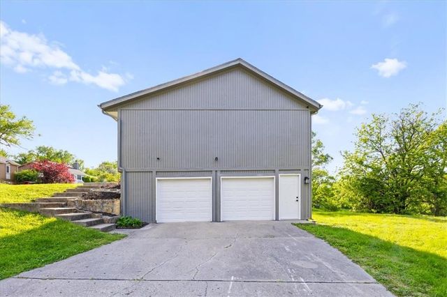 7510 Orient Avenue, Kansas City, KS 66112