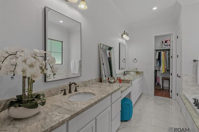 13115 Diversion Canal Rd, St Amant, LA 70774