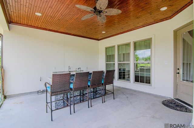 13115 Diversion Canal Rd, St Amant, LA 70774