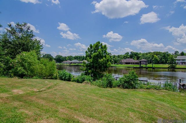 13115 Diversion Canal Rd, St Amant, LA 70774