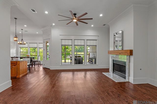 13115 Diversion Canal Rd, St Amant, LA 70774