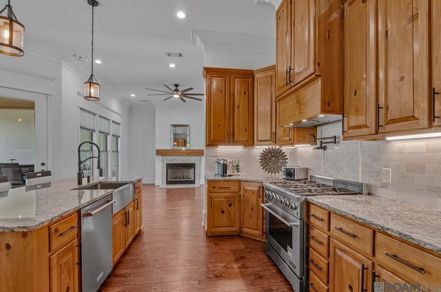 13115 Diversion Canal Rd, St Amant, LA 70774