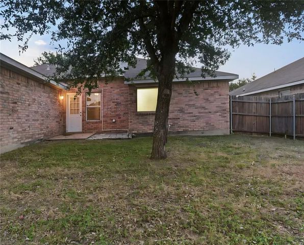 2120 Stonewood Drive, Lancaster, TX 75134