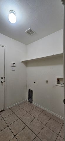 2120 Stonewood Drive, Lancaster, TX 75134