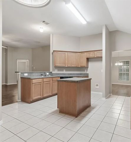 2120 Stonewood Drive, Lancaster, TX 75134