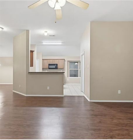 2120 Stonewood Drive, Lancaster, TX 75134