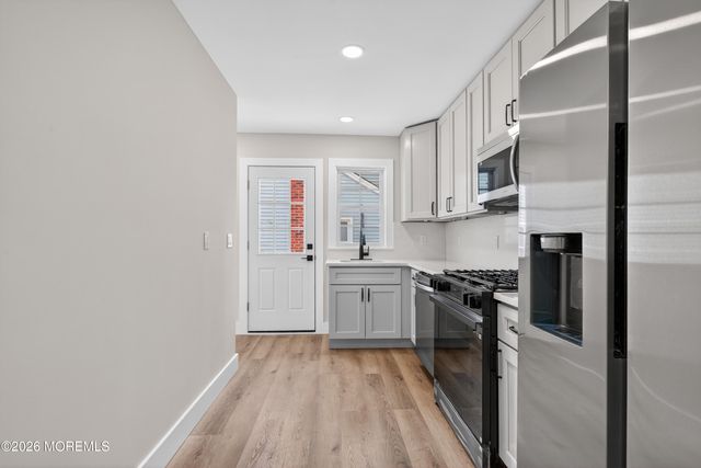 101 Hudson Avenue, Hazlet, NJ 07734