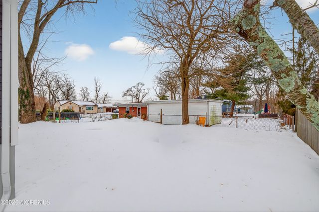 101 Hudson Avenue, Hazlet, NJ 07734