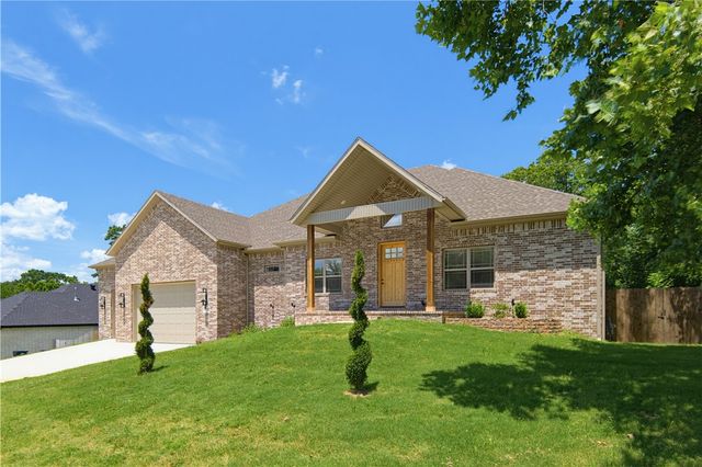 12412 Wildwood Drive, Rogers, AR 72756