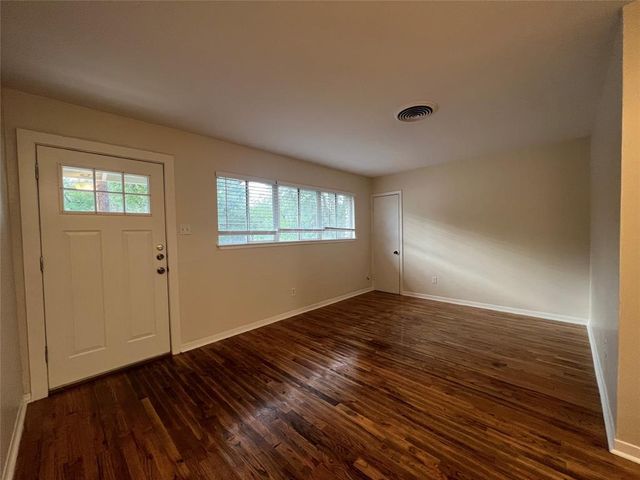 907 Possum Trot ST B, Austin, TX 78703