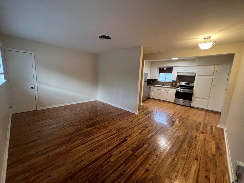 907 Possum Trot ST B, Austin, TX 78703