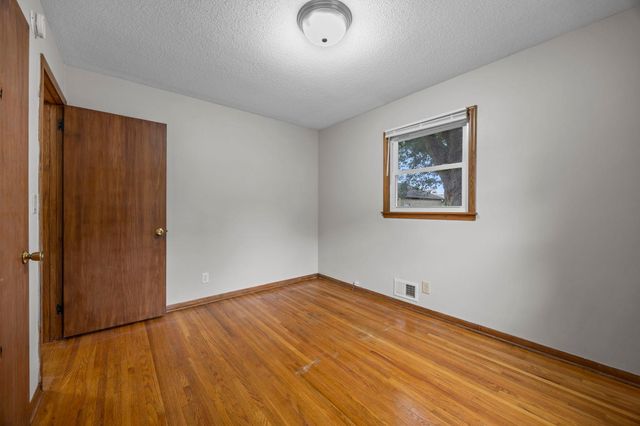 577 38th Avenue NE, Columbia Heights, MN 55421