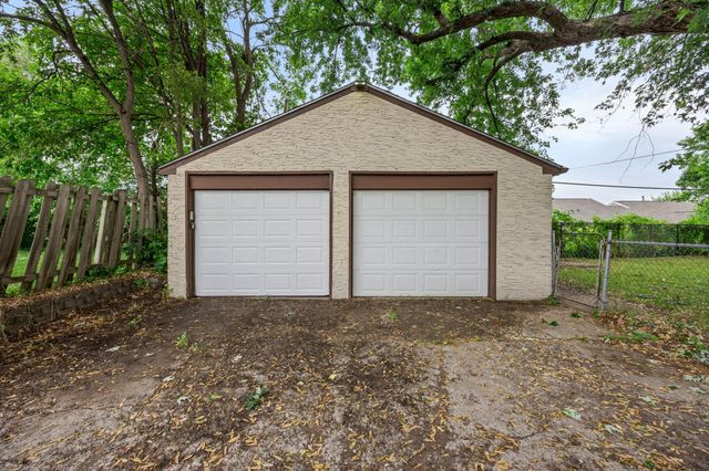 577 38th Avenue NE, Columbia Heights, MN 55421